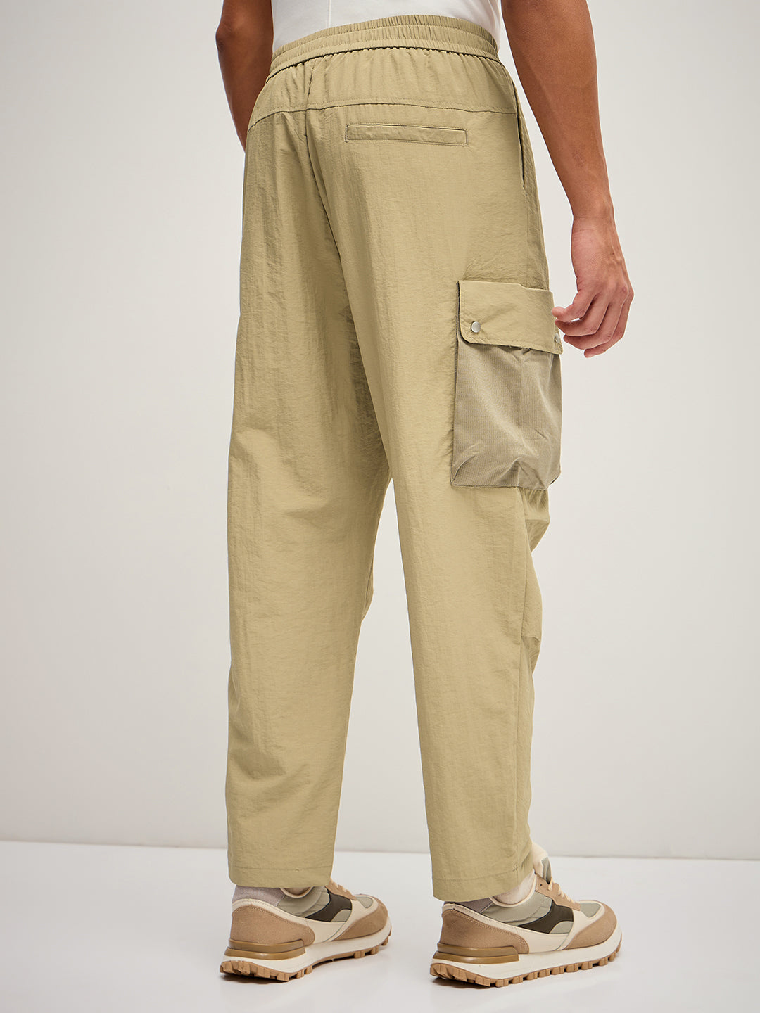 Men Beige Solid Regular Fit Cargo Pant
